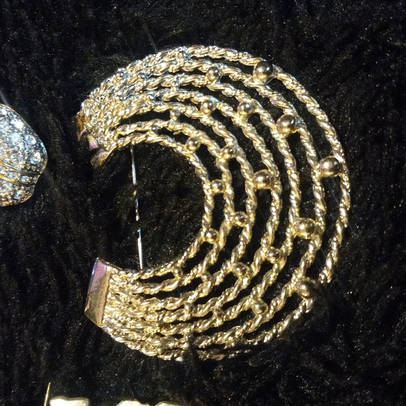 Q-18 brooche lot 5 differant type brooches - Picture 2 of 6